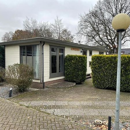 פוטן Gezellig Chalet Op De Prachtige Veluwe מראה חיצוני תמונה