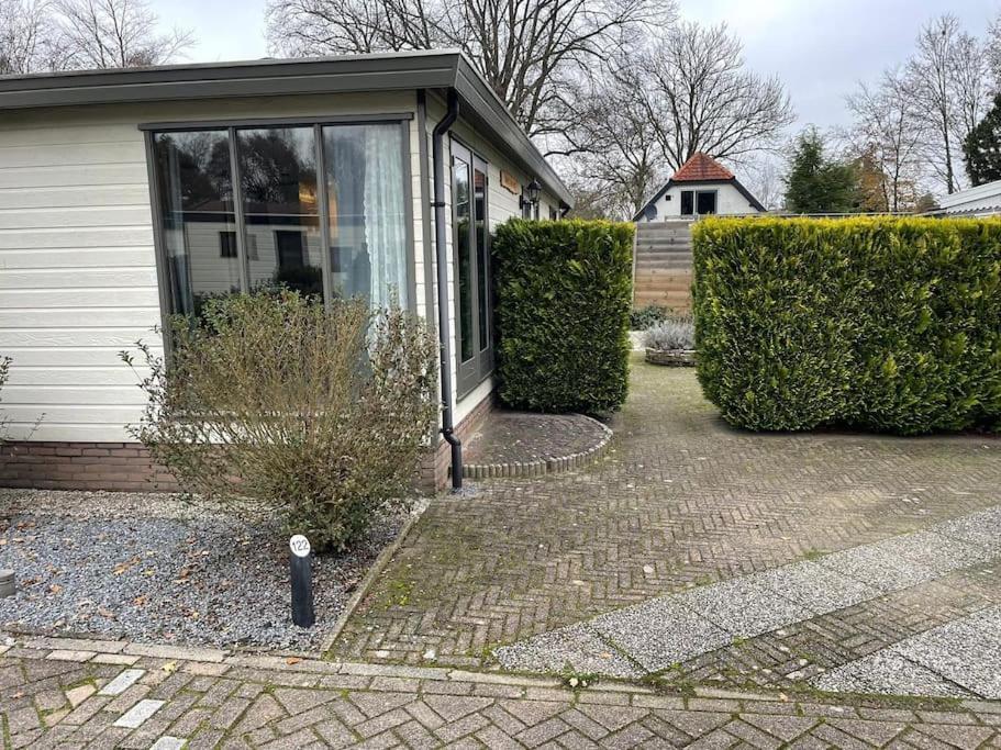 פוטן Gezellig Chalet Op De Prachtige Veluwe מראה חיצוני תמונה